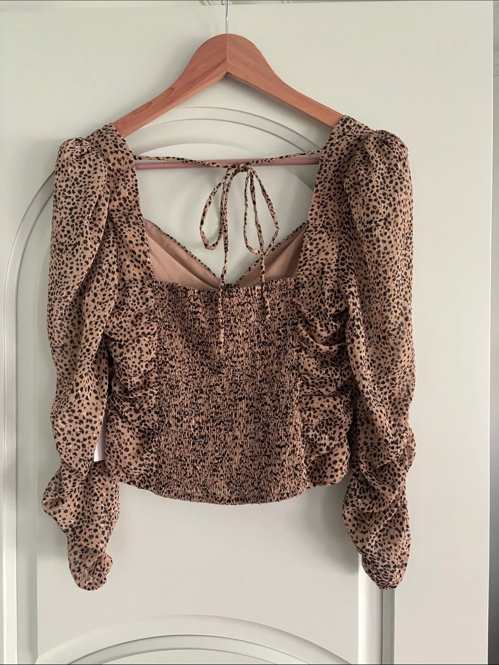 Astr the label cheetah Print Long Sleeve Crop Top in Tan and Black
